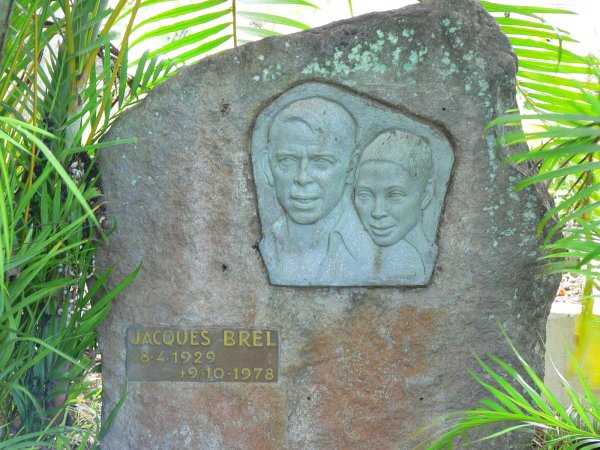 06- La stele de la tombe de Jacques Brel 